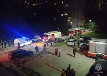 В Самаре загорелся 16-этажный дом на улице Осипенко