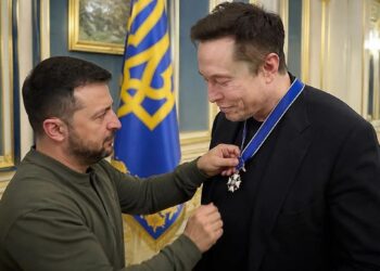 Маск объяснил опасность использования Starlink для нанесения ударов вглубь России