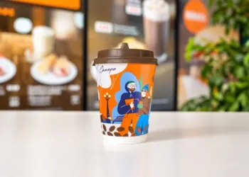 На стаканах «Вкусно — и точка» появились виды Самары